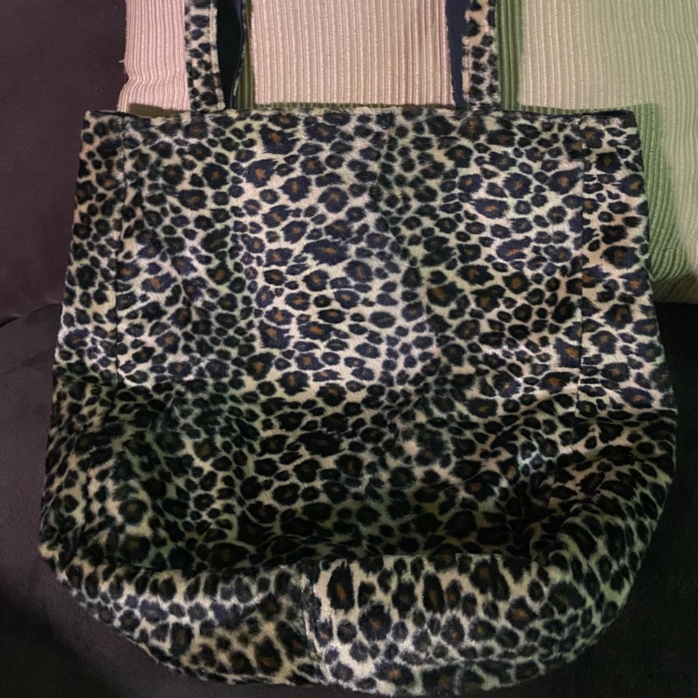 Animal print shoulder bag